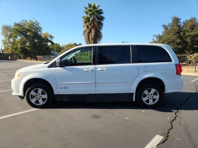 Dodge Grand Caravan Vehicle Full-screen Gallery Image 03