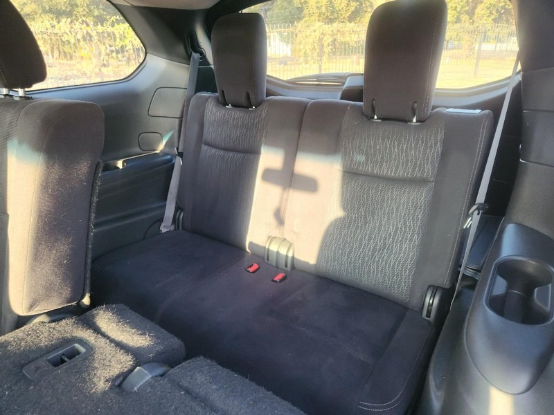 Nissan Pathfinder Vehicle Full-screen Gallery Image 13