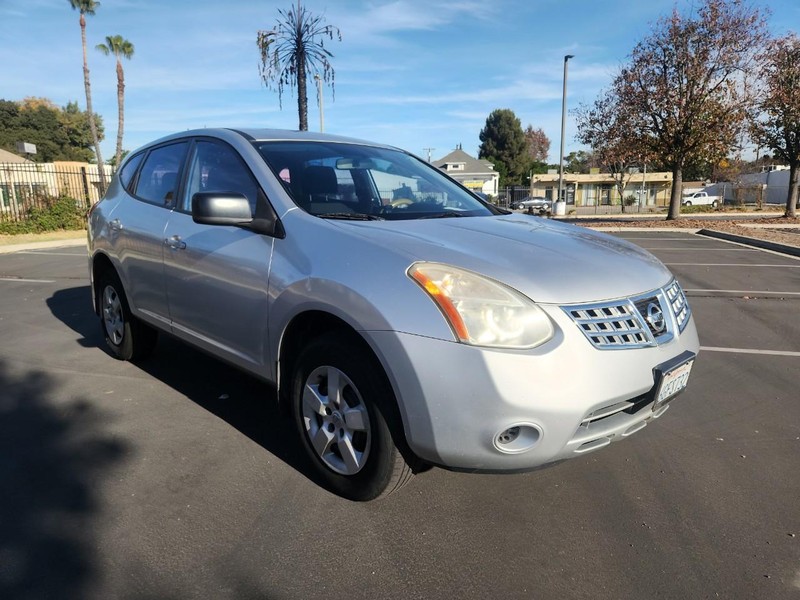 Nissan Rogue Vehicle Full-screen Gallery Image 07