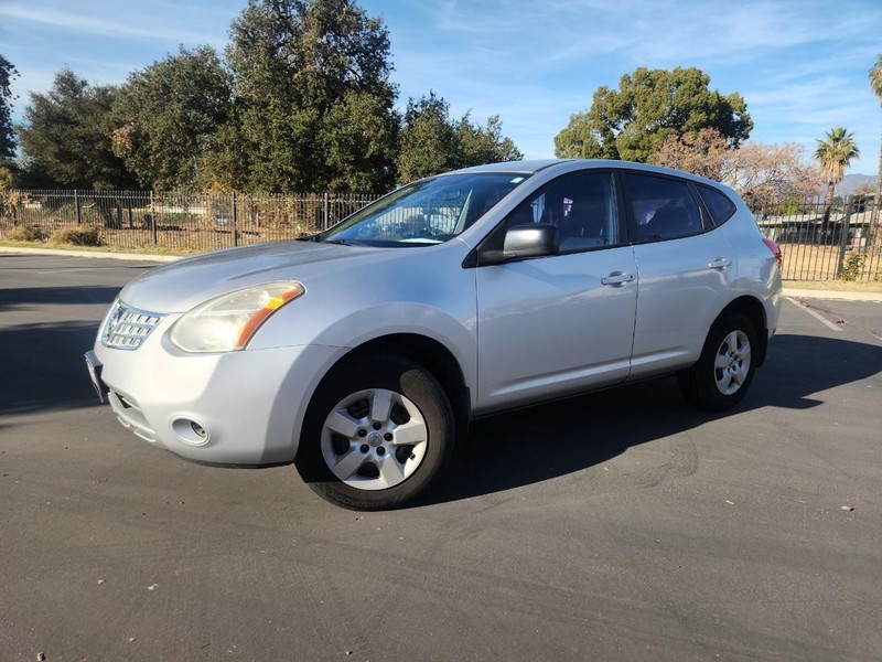Nissan Rogue Vehicle Full-screen Gallery Image 17
