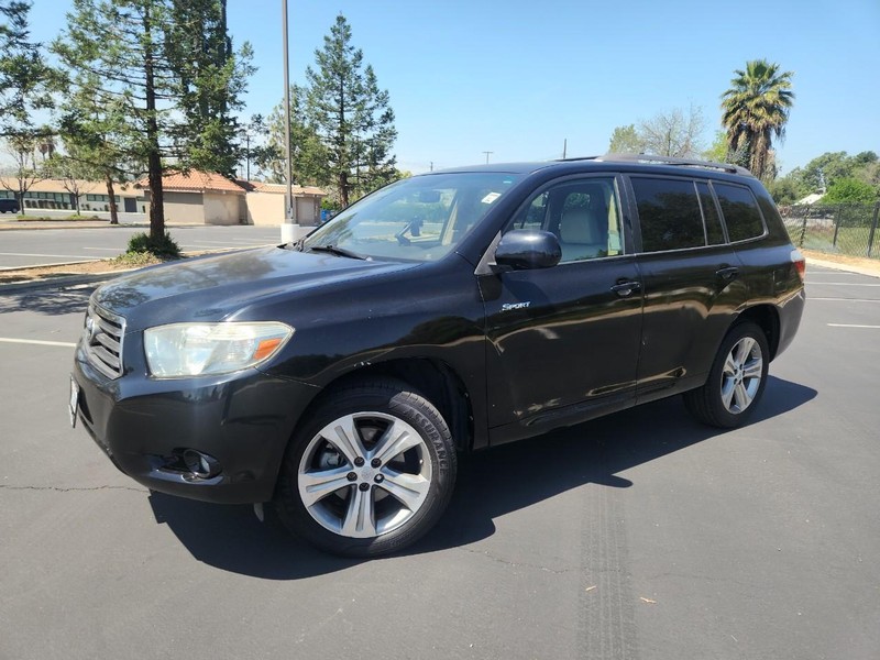 Toyota Highlander Vehicle Full-screen Gallery Image 01