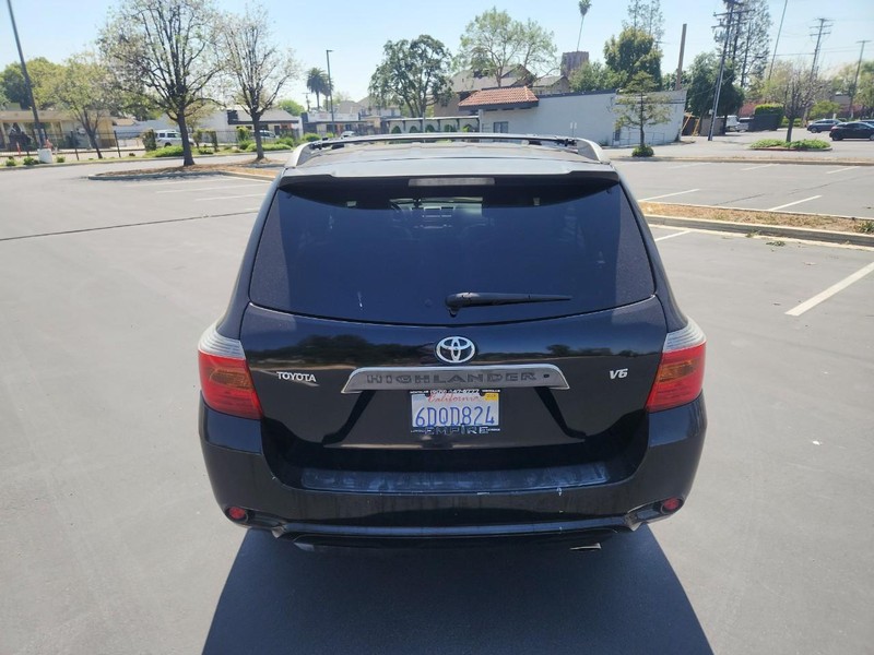 Toyota Highlander Vehicle Full-screen Gallery Image 04