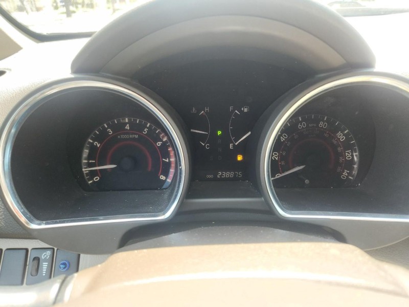 Toyota Highlander Vehicle Full-screen Gallery Image 10