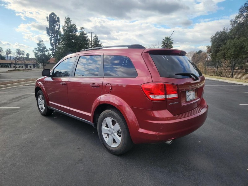 Dodge Journey Vehicle Full-screen Gallery Image 03