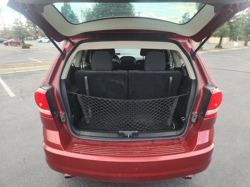 Dodge Journey Vehicle Full-screen Gallery Image 14
