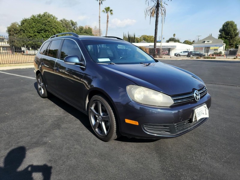 Volkswagen Jetta SportWagen Vehicle Full-screen Gallery Image 07