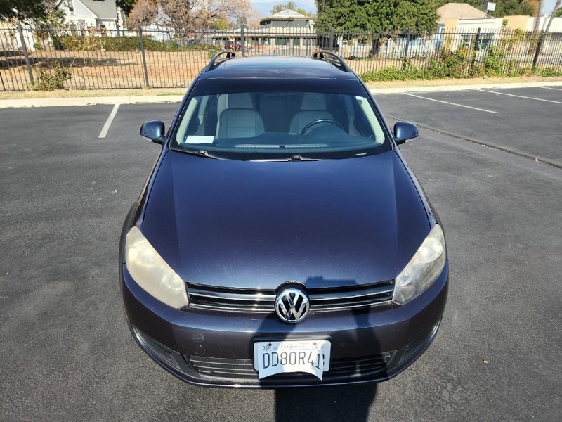 Volkswagen Jetta SportWagen Vehicle Full-screen Gallery Image 08