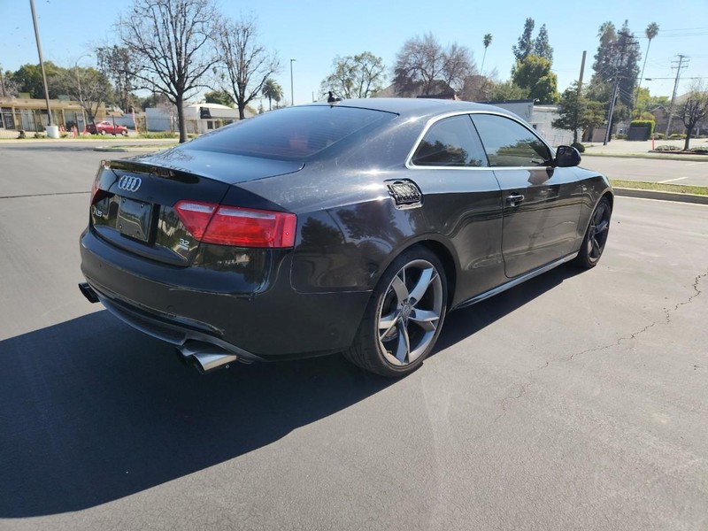 Audi A5 Vehicle Full-screen Gallery Image 05