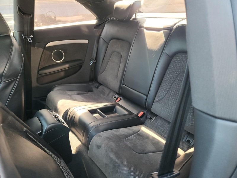 Audi A5 Vehicle Full-screen Gallery Image 11