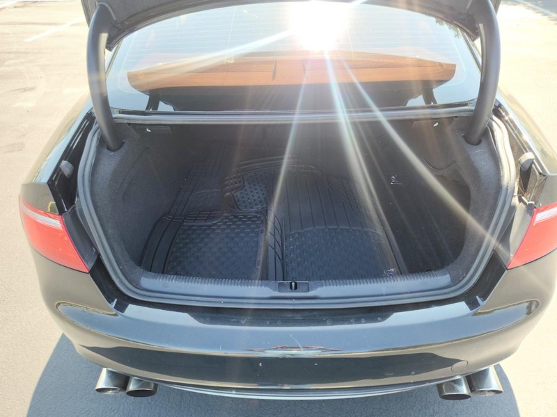 Audi A5 Vehicle Full-screen Gallery Image 12