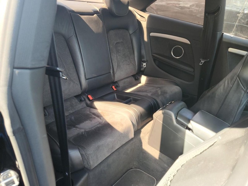 Audi A5 Vehicle Full-screen Gallery Image 13