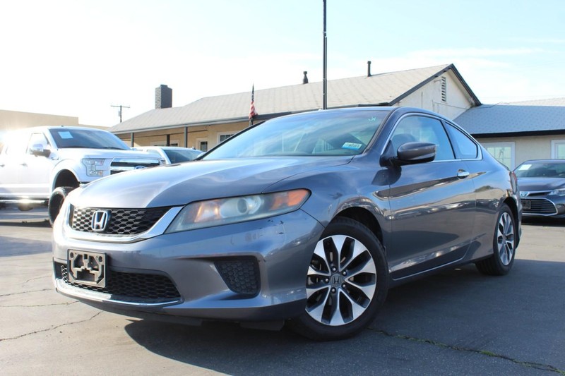 Honda Accord Coupe Vehicle Full-screen Gallery Image 02