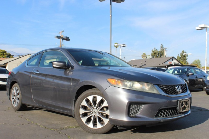 Honda Accord Coupe Vehicle Full-screen Gallery Image 04