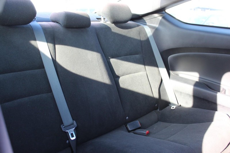 Honda Accord Coupe Vehicle Full-screen Gallery Image 15