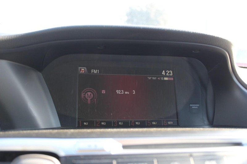 Honda Accord Coupe Vehicle Full-screen Gallery Image 21