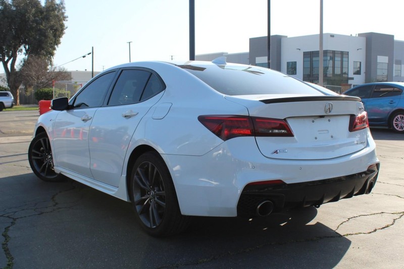 Acura TLX Vehicle Full-screen Gallery Image 03