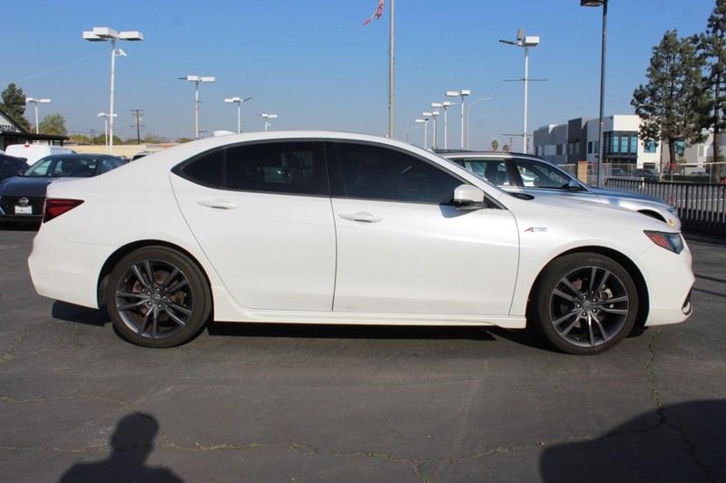 Acura TLX Vehicle Full-screen Gallery Image 05