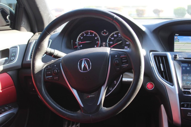 Acura TLX Vehicle Full-screen Gallery Image 10