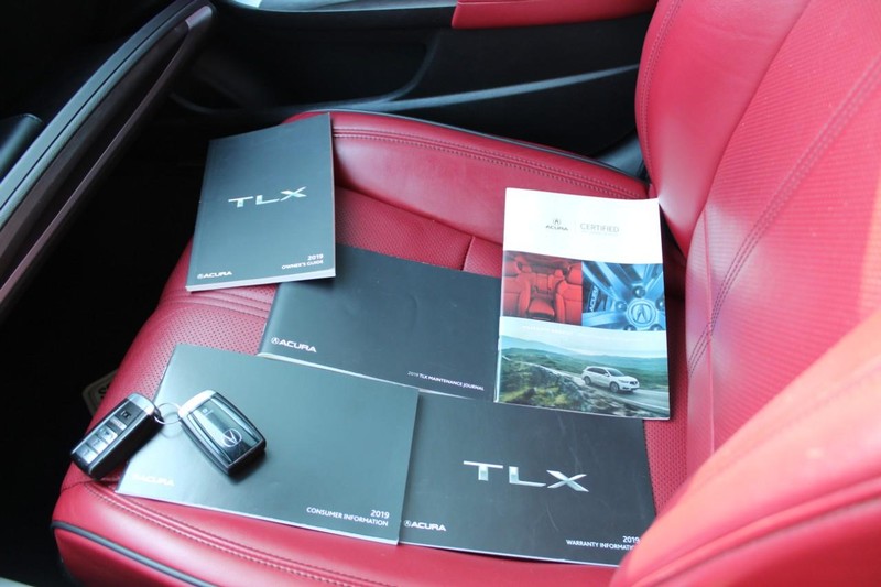 Acura TLX Vehicle Full-screen Gallery Image 14