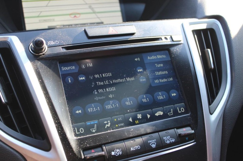 Acura TLX Vehicle Full-screen Gallery Image 17