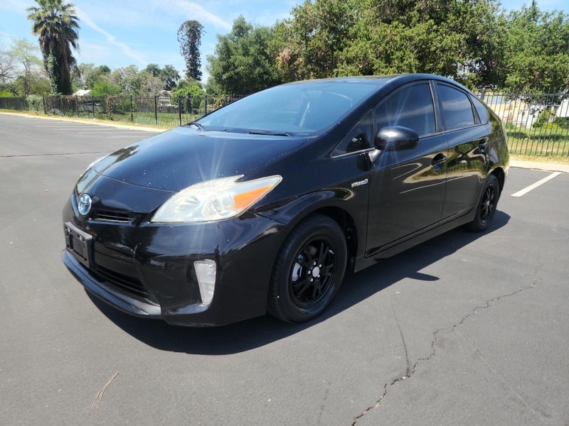 Toyota Prius Vehicle Full-screen Gallery Image 18