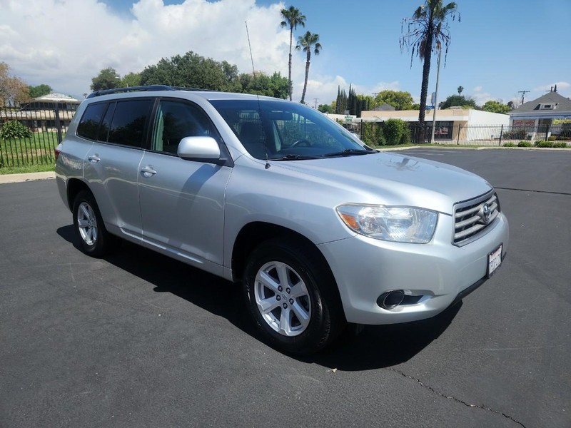 Toyota Highlander Vehicle Full-screen Gallery Image 07