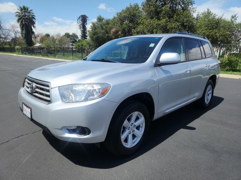 Toyota Highlander Vehicle Full-screen Gallery Image 21
