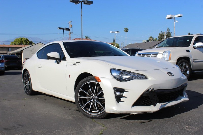 Toyota 86 Vehicle Full-screen Gallery Image 03