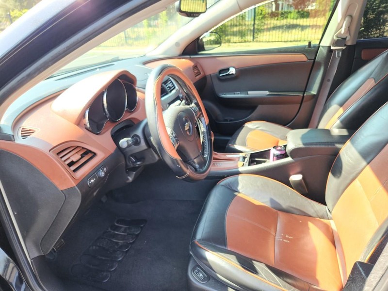 Chevrolet Malibu Vehicle Full-screen Gallery Image 11