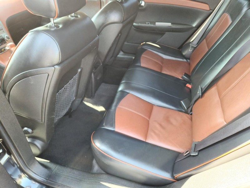 Chevrolet Malibu Vehicle Full-screen Gallery Image 12