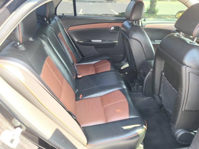 Chevrolet Malibu Vehicle Full-screen Gallery Image 14