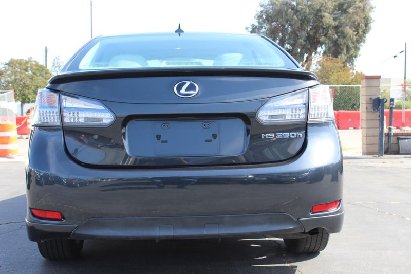 Lexus HS 250h Vehicle Full-screen Gallery Image 07