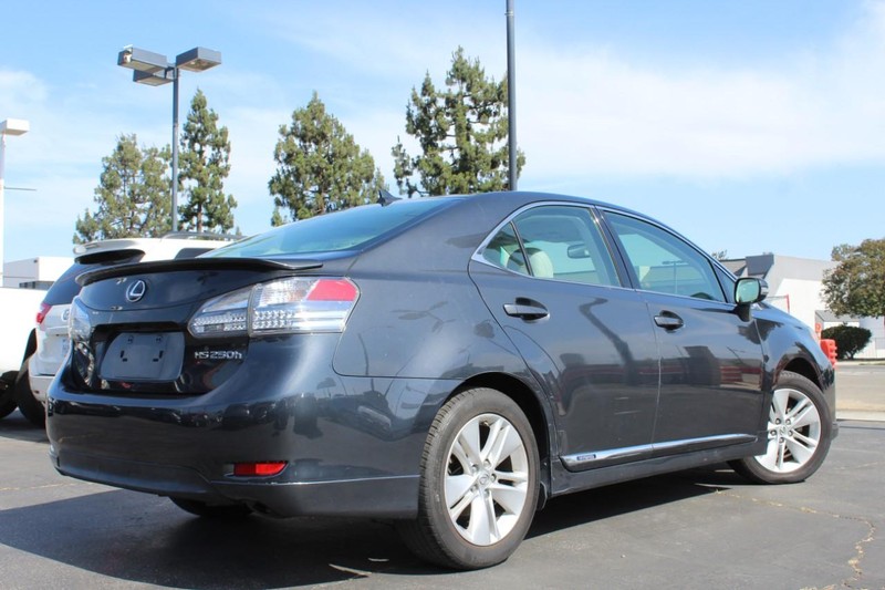 Lexus HS 250h Vehicle Full-screen Gallery Image 09