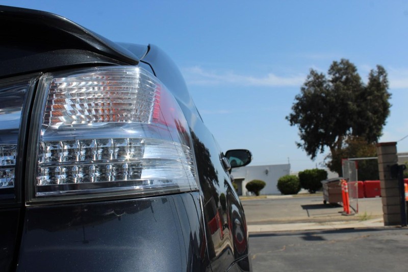 Lexus HS 250h Vehicle Full-screen Gallery Image 12