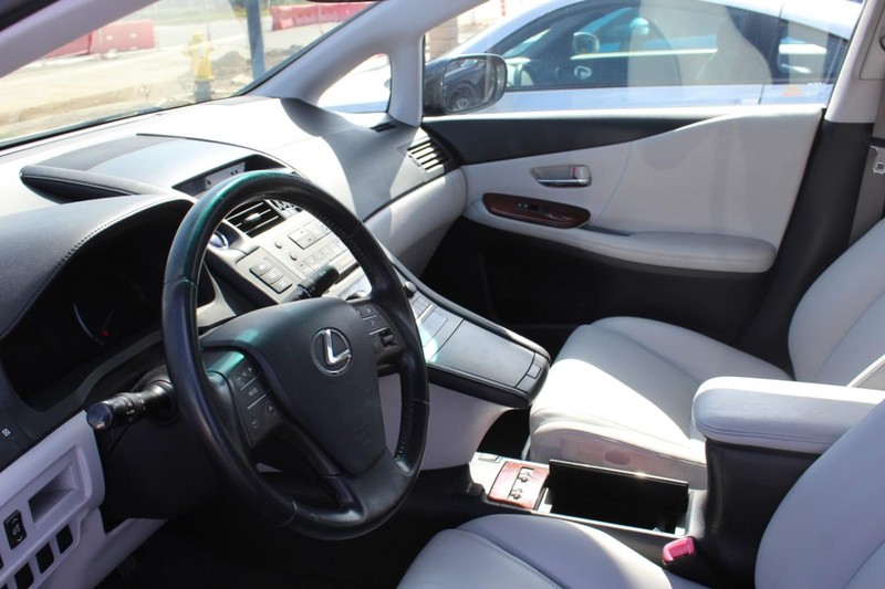 Lexus HS 250h Vehicle Full-screen Gallery Image 21