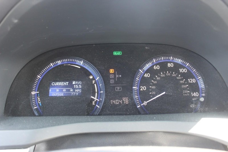 Lexus HS 250h Vehicle Full-screen Gallery Image 25