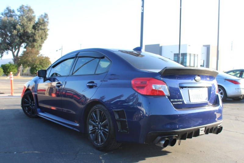 Subaru WRX Vehicle Full-screen Gallery Image 04