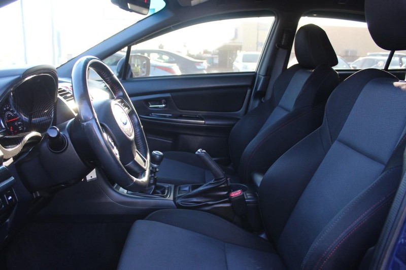 Subaru WRX Vehicle Full-screen Gallery Image 06