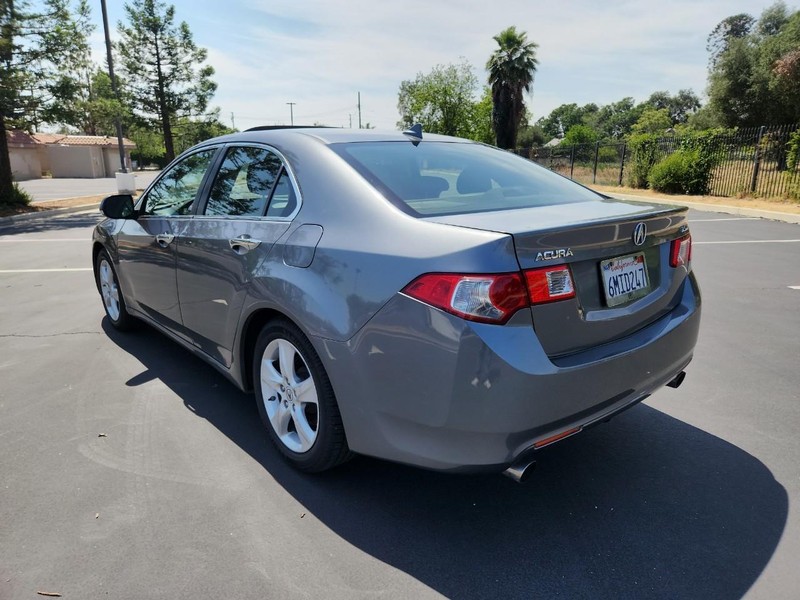 Acura TSX Vehicle Full-screen Gallery Image 03