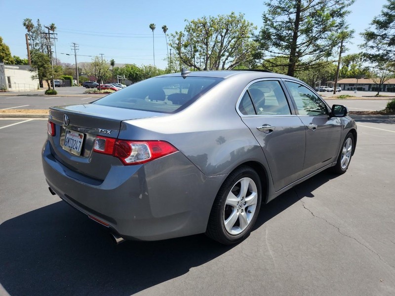 Acura TSX Vehicle Full-screen Gallery Image 05