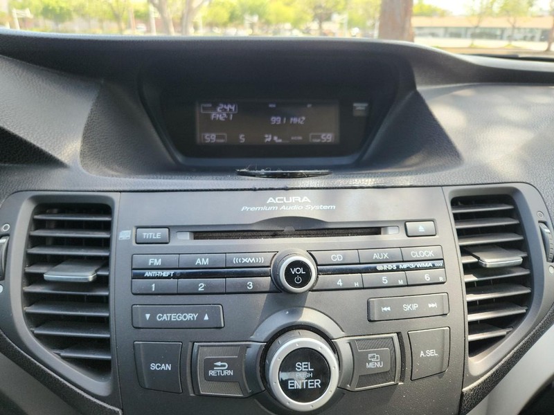 Acura TSX Vehicle Full-screen Gallery Image 12