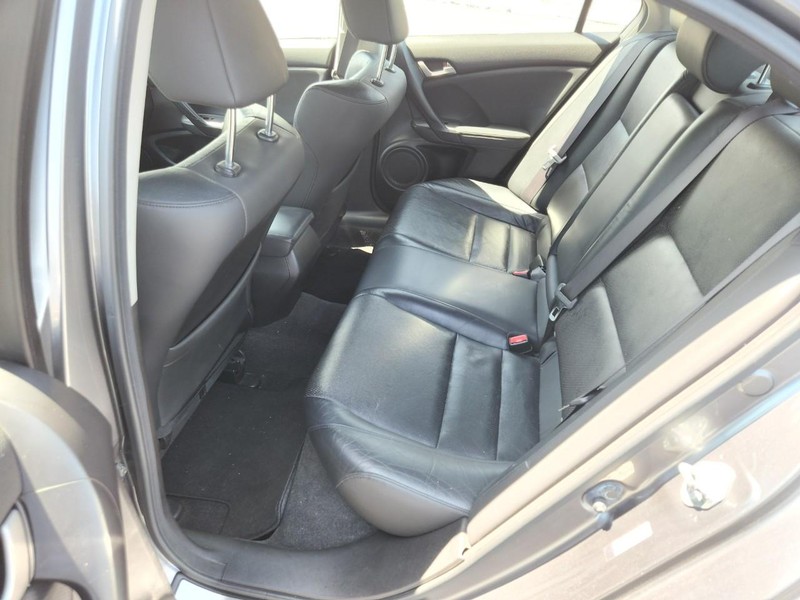 Acura TSX Vehicle Full-screen Gallery Image 14