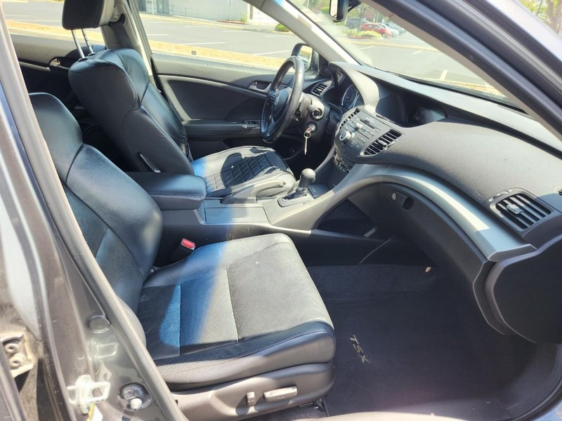 Acura TSX Vehicle Full-screen Gallery Image 17