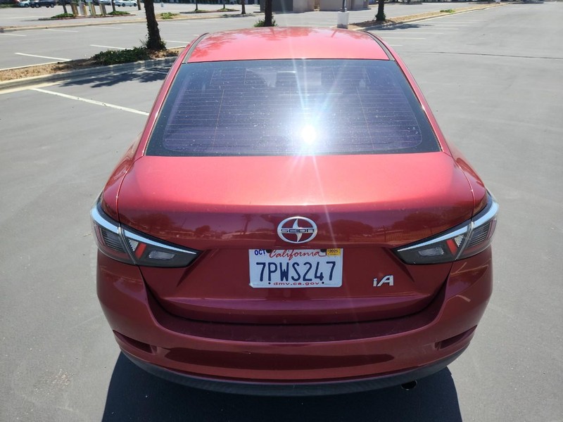 Scion iA Vehicle Full-screen Gallery Image 04