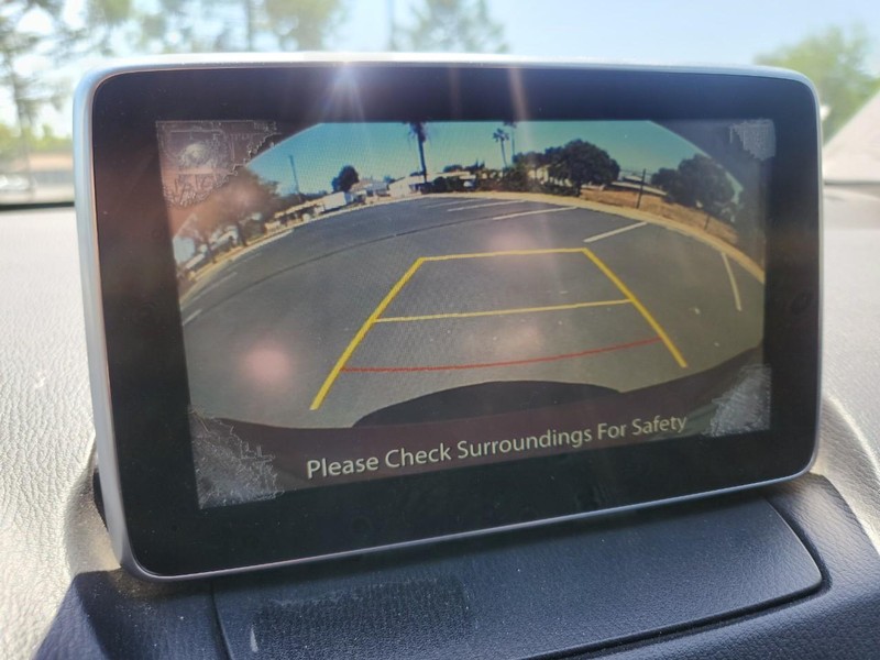 Scion iA Vehicle Full-screen Gallery Image 11