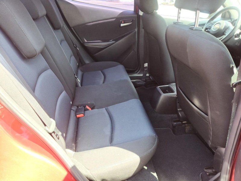 Scion iA Vehicle Full-screen Gallery Image 15