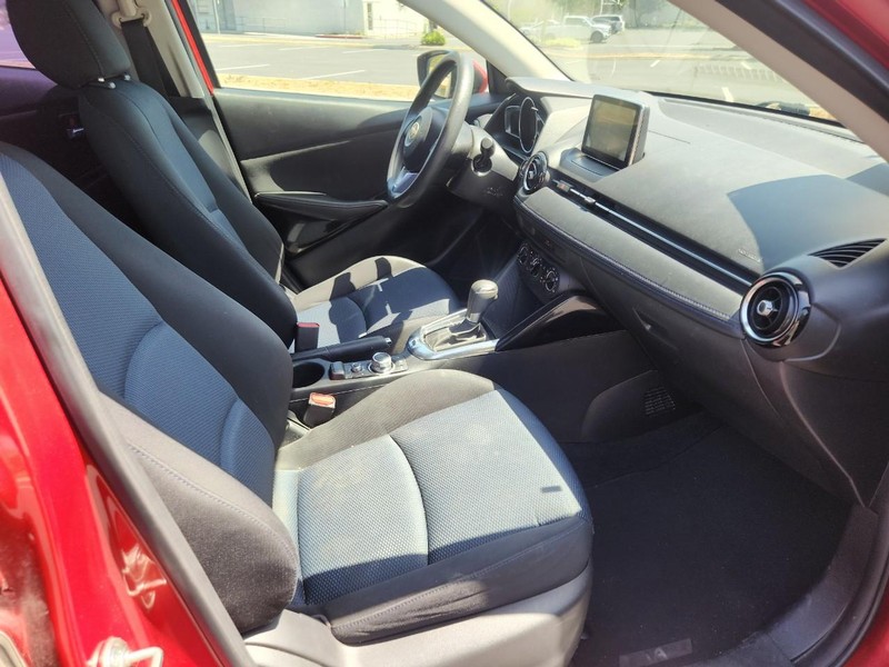 Scion iA Vehicle Full-screen Gallery Image 16