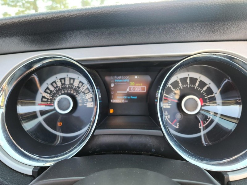 Ford Mustang Vehicle Full-screen Gallery Image 14