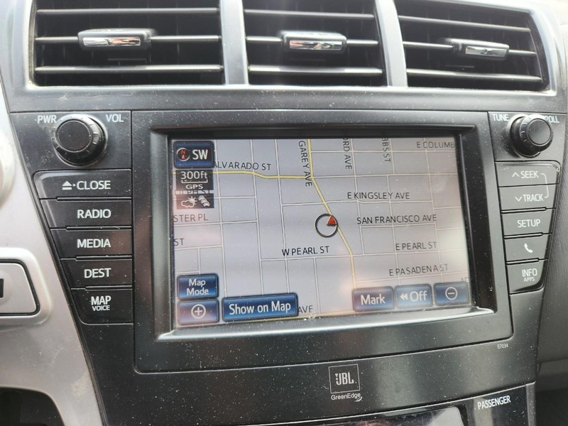 Toyota Prius V Vehicle Full-screen Gallery Image 12