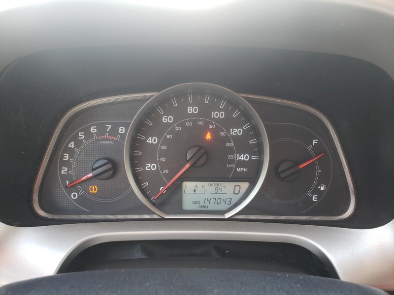 Toyota RAV4 Vehicle Full-screen Gallery Image 11